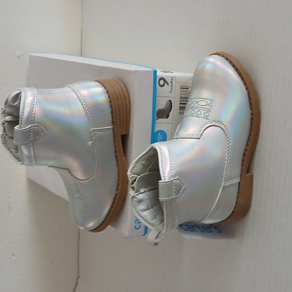 Carter's Boots Size 9 Silver Delilah NEW